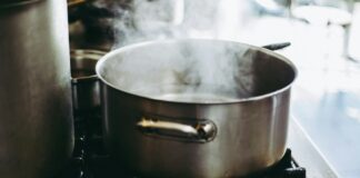 stainless steel cooking pot with lid