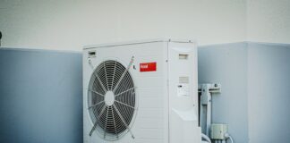 white and gray box fan
