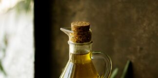 clear glass cruet bottle