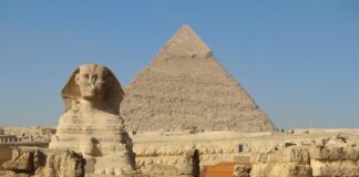 the sphinx and the great pyramid of giza