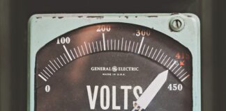 gray GE volt meter at 414