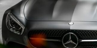 close up photo of Mercedez-Benz vehicle