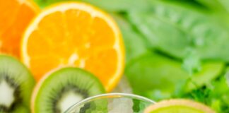 green shake fruits with kiwi