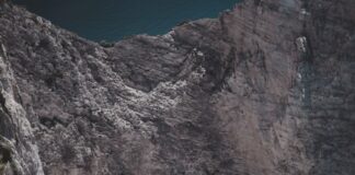 Sinking Ship, Greece