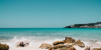 photography of seawave at daytime